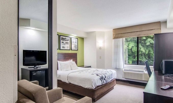 Austintown Hotel | Comfortable Stay at Sleep Inn Austintown with Pool & Dining