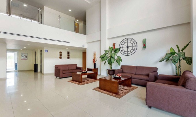 Monclova Hotel | Inviting Stay at Sleep Inn Monclova with Spa & Breakfast