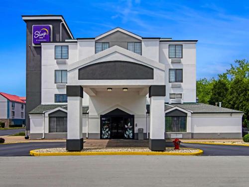 Lansing Hotel | Convenient Sleep Inn near I-80 and I-94 for Families