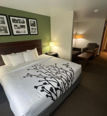 Eau Claire Hotel | Relax at Sleep Inn & Suites Conference Center with Ocean Views