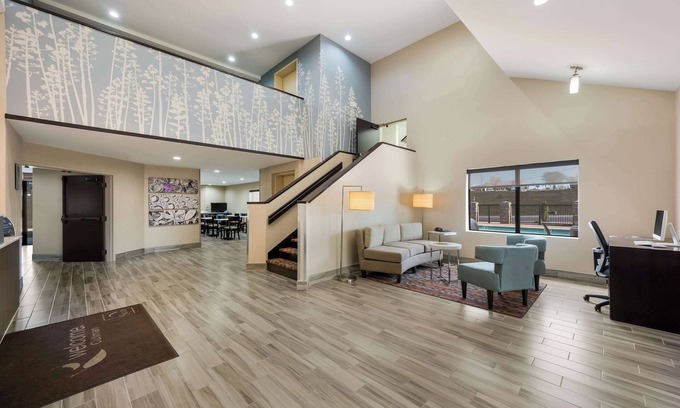 Cullman Hotel | Guest Rated Sleep Inn & Suites Cullman: Pool & Breakfast