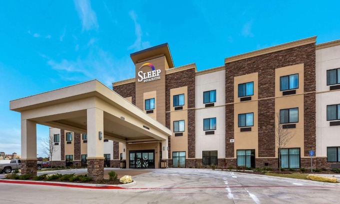 Fossil Creek Hotel | Discover Sleep Inn & Suites Fort Worth - Fossil Creek Bliss