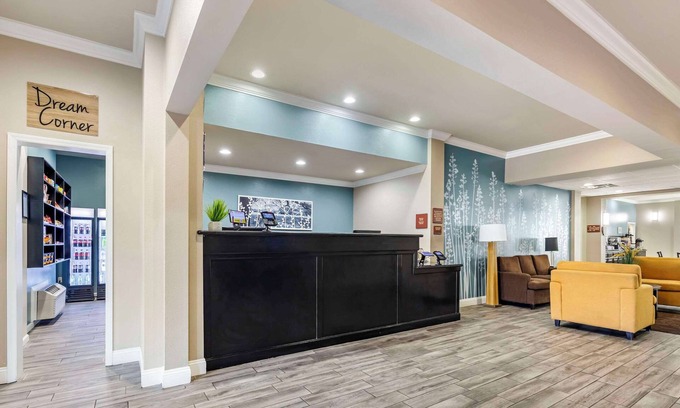 Huntsville Hotel | Premier Stay at Sleep Inn & Suites near U.S. Space Center