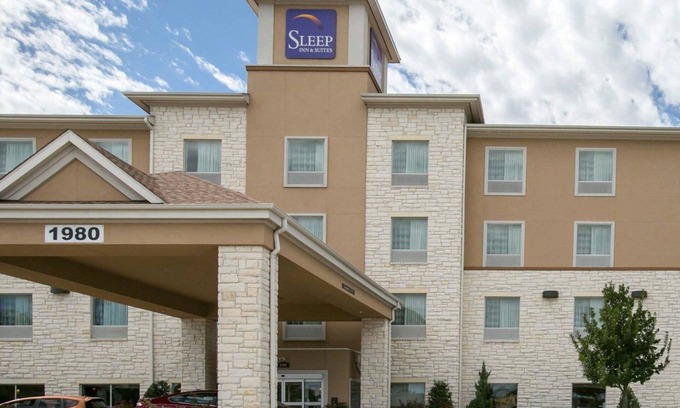 Round Rock Hotel | Top-Rated Sleep Inn & Suites Round Rock with Pool & Spa