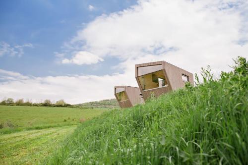 Kuhndorf House | Eco-Friendly Retreat: Sleep Space 1 - Green Tiny Spot