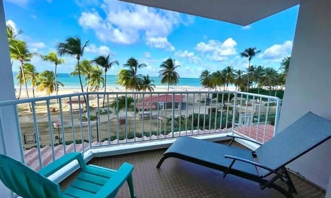 Carolina Apartment | Experience Waves lapping at your Doorstep with Ocean View
