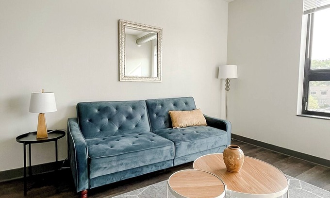 Des Moines Apartment | Sleepover: Dashing 1BD/1BA - Des Moines