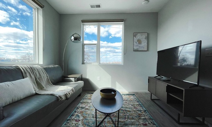 Downtown Omaha Apartment | Guest Rated 10/10: Cozy 1BD in Downtown Omaha with Gym