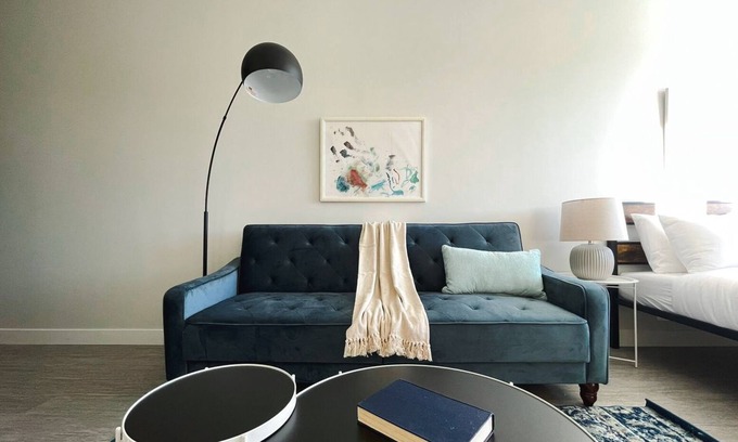 Des Moines Apartment | Inviting Studio with Gym Access - Perfect for Family Stays