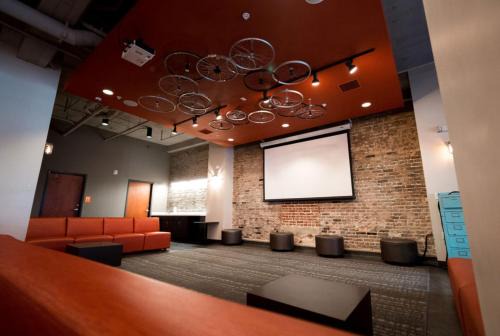 Downtown Springfield Apartment | Comfortable Sleepover Luxe Downtown Springfield Apartments