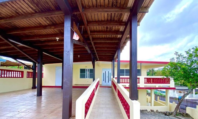 Hato Nuevo House | Ideal Family Retreat Near Beaches and Dining for 12 Guests