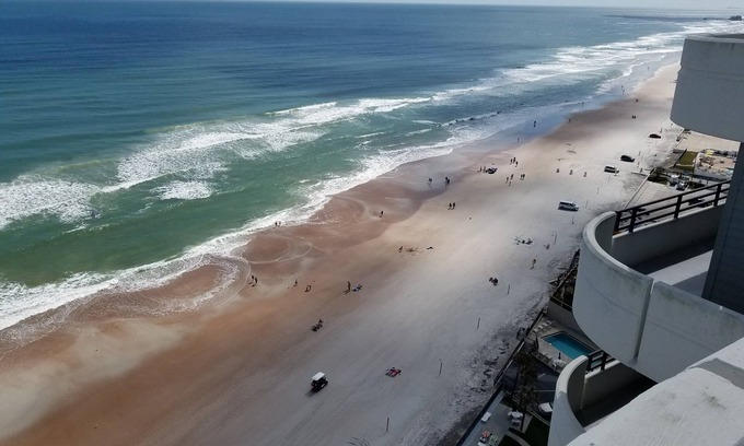 Daytona Beach Condo | Oceanfront 3BR Penthouse with Pool & Spa - Sleeps 12
