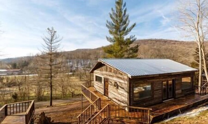 Lynx Cabin | Exceptional Stay for 12 with Breathtaking Views and Amenities