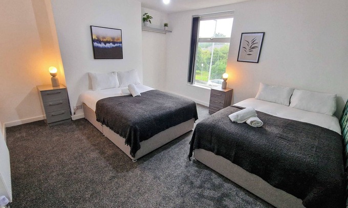 Clayton House | Sleeps 16 Etihad/Co-Op Live home by City SuperHost