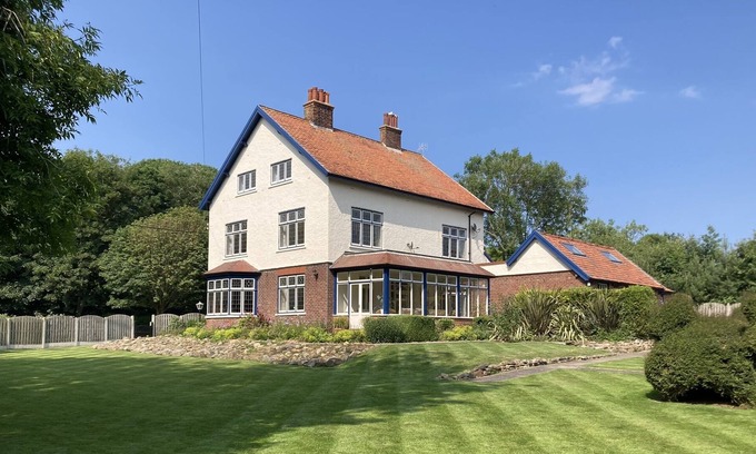 Filey House | Sleeps 16 House large garden with private pub and Hot Tub! Contact for a price!