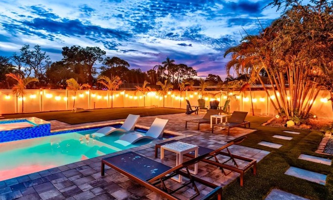 Bradenton House | Family-Friendly Pool House with Spa Near the Beach