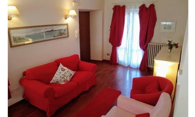 Verona City Centre Apartment | Perfect Getaway: Juliet House with Fast WiFi & Aircon