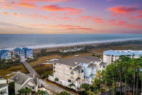 Palmetto Dunes House | Unforgettable Anhinga by AvantStay: Poolside Bliss Near Beach