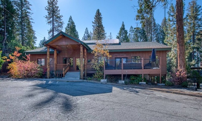 Musick Ridge Cabin | Unique Lodge for Large Gatherings & Retreats – Rated 10/10