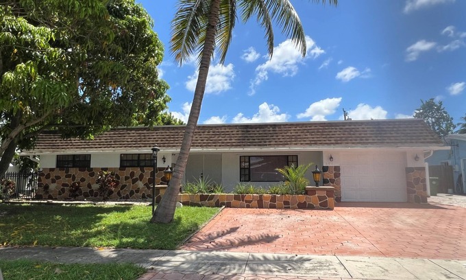Pembroke Pines House | Spacious Home with Heated Pool, Near Hard Rock & Beach