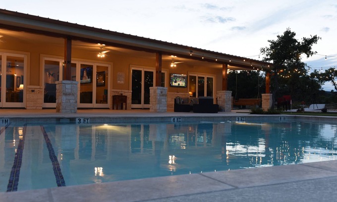 Utopia House | Discover a Private Pool Retreat Near Garner State Park