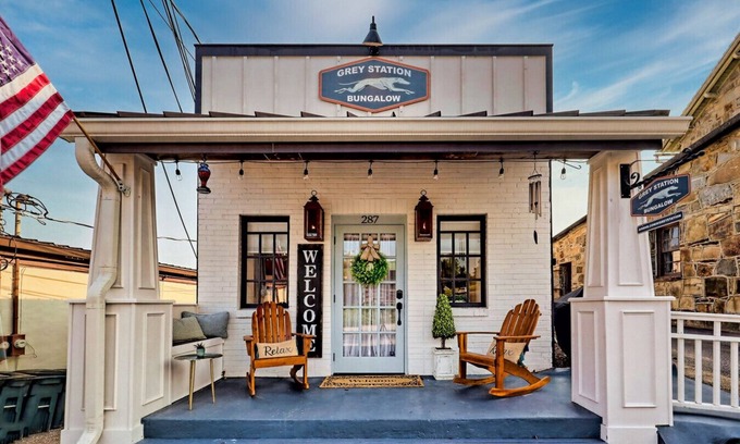 Blue Ridge House | Ideal King Bed Bungalow Steps from Downtown Attractions