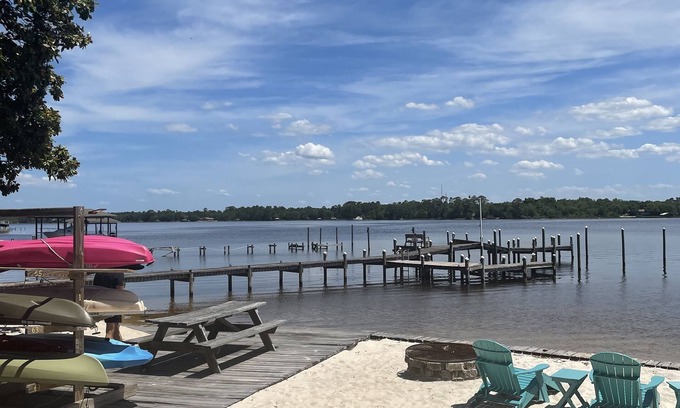 Navarre House | Family-Friendly Retreat: 2 Bedrooms, Pool & Beach Access