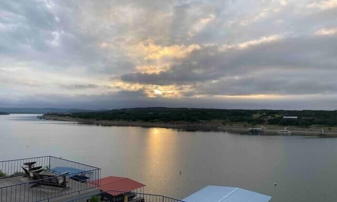 Briarcliff Condo | Waterfront Retreat with Pool, Hot Tub & Boat Slip for Groups