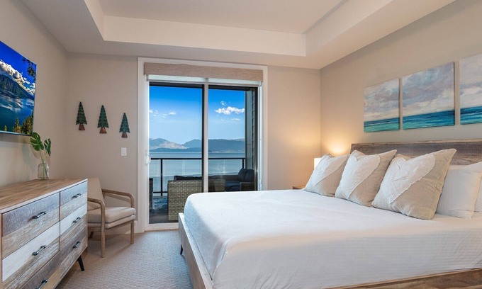 Sandpoint Condo | Spacious Retreat with Fireplace - Seasons at Sandpoint