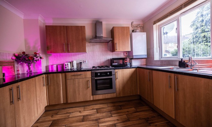 Peckham House | Family-Friendly 3-Bed House in Central London with Breakfast