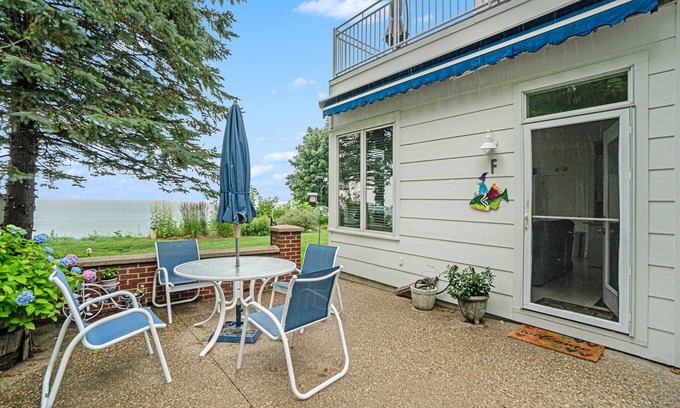 South Haven Villa | Experience Villa F at Sleepy Hollow Beach Resort - 10/10 Rating