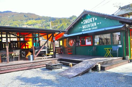 Karatsu House | Exceptional Stay at Sleepy Mountain: Pet-Friendly Retreat