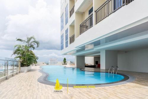 Lubuk Baja Apartment | Beautiful Sleptopia@ Formosa Residence with Oceanfront Views