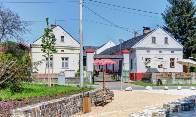 Haj ve Slezsku House | Discover Slezský Grunt: Pet-Friendly Retreat with High Ratings