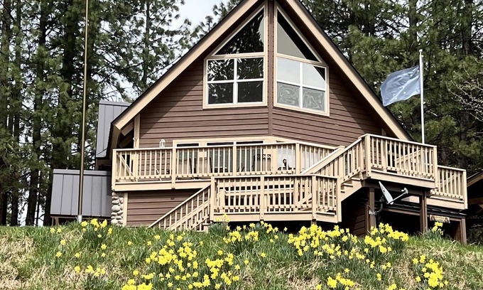 Garden Valley Cabin | Beautiful Retreat Overlooking Fairway with Pool & Spa