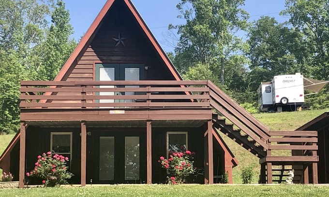 Quebeck House | Slice of Heaven on the Caney Fork River