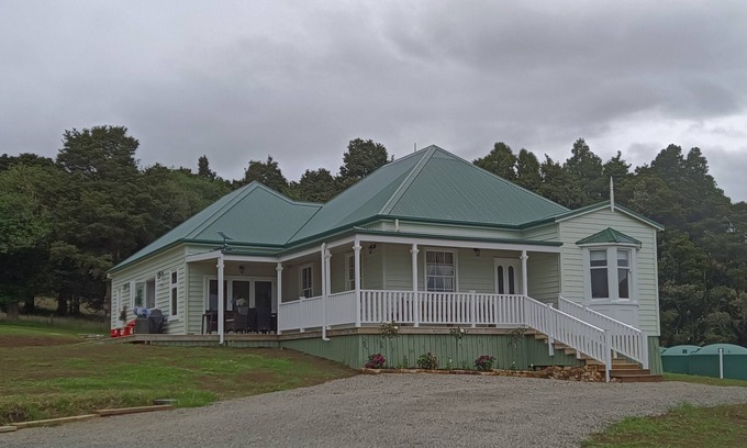 Okaihau House | Refreshingly Renovated Villa with Pet-Friendly Amenities