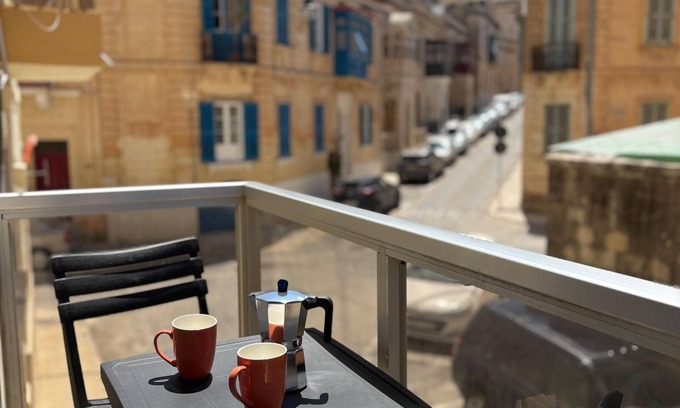 Tower Road Apartment | Sliema spacious central apartment for 2 in quiet residential area