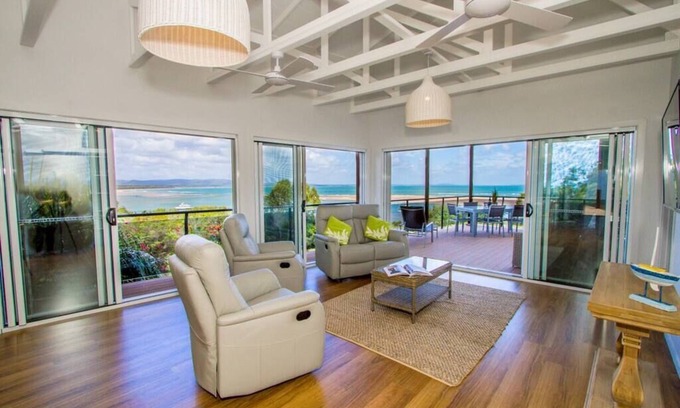 Seventeen Seventy House | Experience Breathtaking Bay Views at Slipaway Hotel