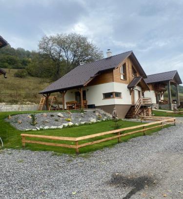 Myto pod Dumbierom House | Discover Slnečné Chaty pod Ďumbierom: Family-Friendly Retreat