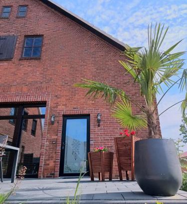 Neuenwalde Apartment | Discover Sloop Fein: Highly Rated & Family-Friendly Stay