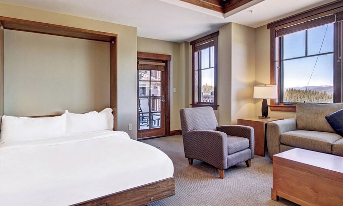 Peak 8 Condo | Ideal Slopeside Condo at Peak 8 - Sleeps 6 with Spa & Pool