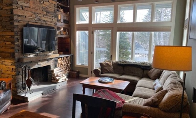 Stratton Mountain Apartment | Slopeside E-10 ski in ski out the door