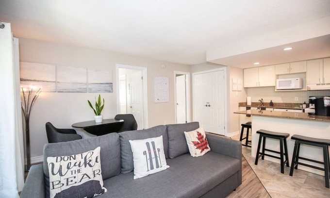 Craigleith Condo | Ultimate Slopeside Sanctuary - Ski In/Ski Out Retreat