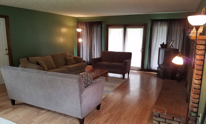Swain Apartment | Cozy Slopeside Suite #6 with Hot Tub Near Letchworth Park