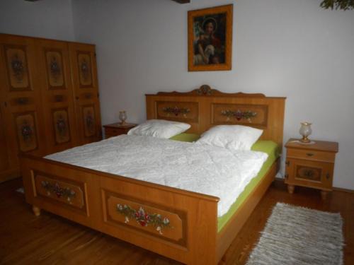 Ratiskovice Apartment | Discover Slovácká chalupa: Oceanfront Retreat with Pool