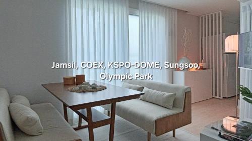 Cheonho-dong Apartment | Family-Friendly Retreat at Slow, Jamsil in Gangdong