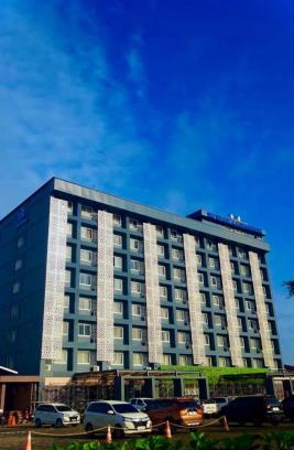 Tanjung Redeb Hotel | Discover SM Tower Hotel & Convention in Berau, Family-Friendly