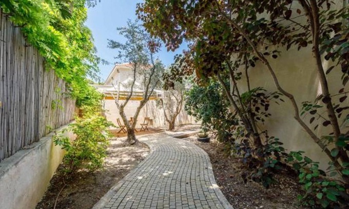 Zikhron Ya'aqov House | Experience Excellence at Smadar Inn with Pool and Breakfast