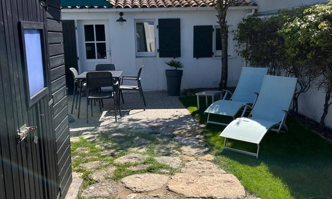 Saint-Clement-des-Baleines House | Beachside Retreat with Garden on Ile de Ré - Rated 9.8!